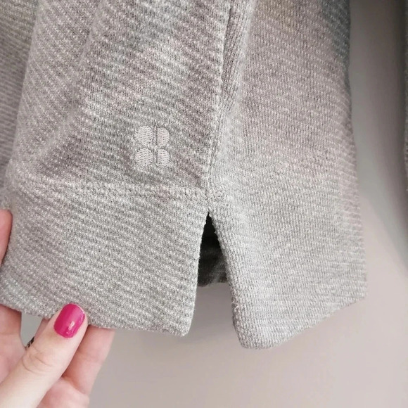 Sweaty Beatty Nestle Up Half Zip Cropped  Pullover Sweatshirt in Gray Marle XS - Picture 8 of 16